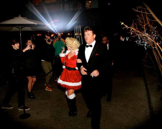 Marilyn Monroe and Frank Sinatra walking the red carpet
