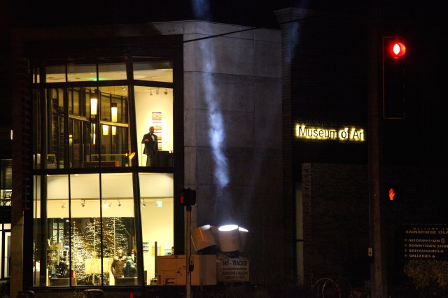 The event was held at Bainbridge Island Museum of Art and we had real Hollywood searchlights out front